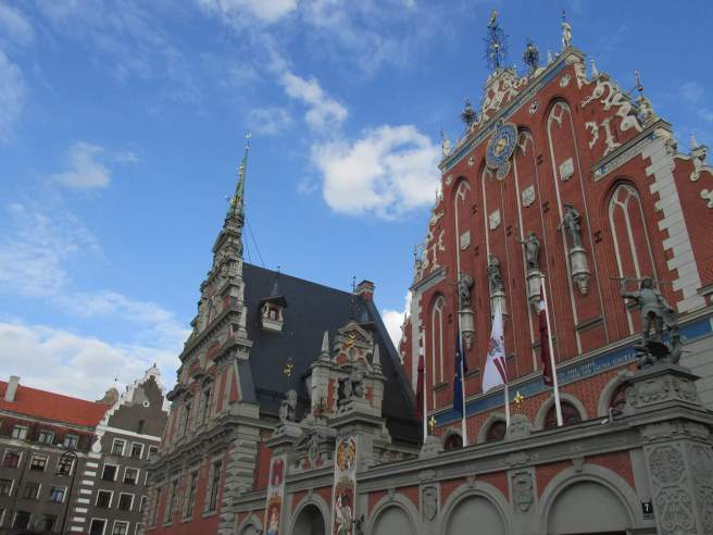 received_1618337501750394